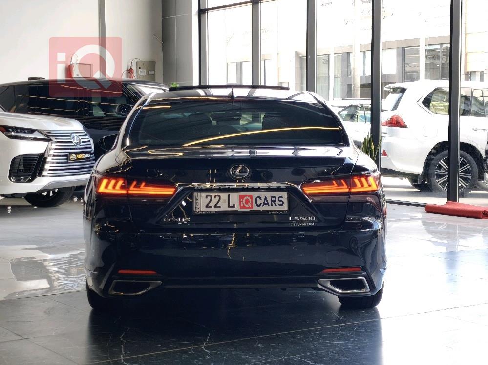 Lexus LS